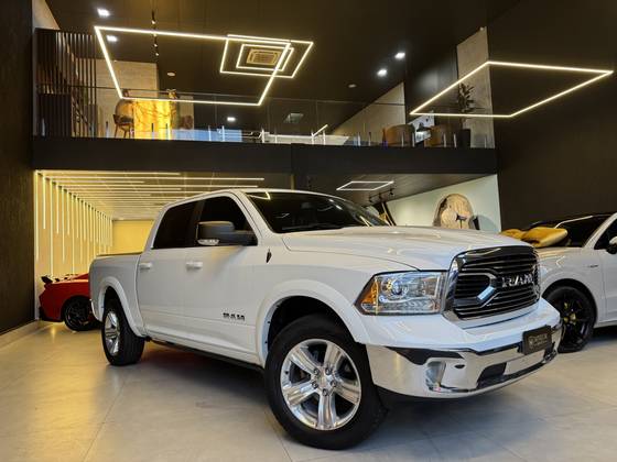RAM CLASSIC 5.7 V8 GASOLINA LARAMIE CD 4X4 AUTOMÁTICO